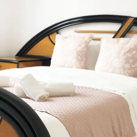 Large Close To Finikoudes With 2 Balconies Апартаменты