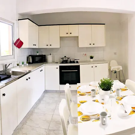 Large Close To Finikoudes With 2 Balconies Larnaca