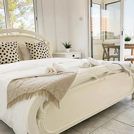 Large Close To Finikoudes With 2 Balconies * Λάρνακα