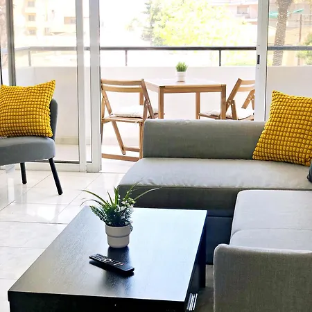 Apartment Large Close To Finikoudes With 2 Balconies Larnaca