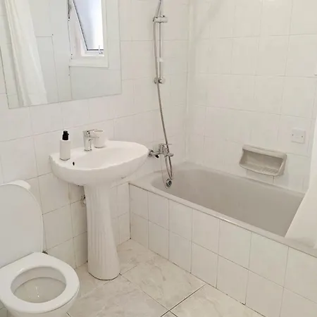Large Close To Finikoudes With 2 Balconies Larnaca