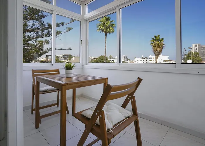 Large Close To Finikoudes With 2 Balconies Daire Larnaca